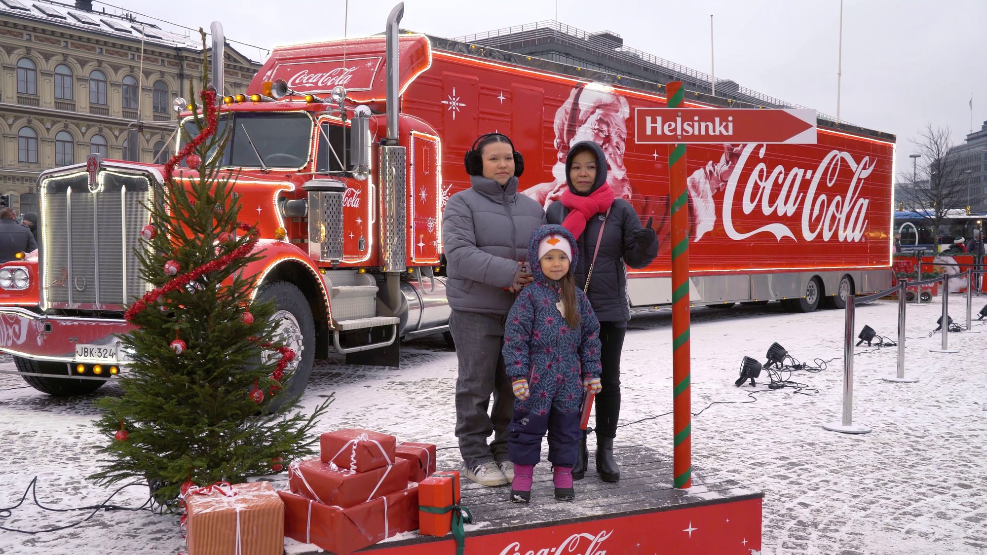 helsinki-finland-dec-03-2022-coca-cola-christmas-truck-visiting-helsinki-during-of-its-SBI-350581266